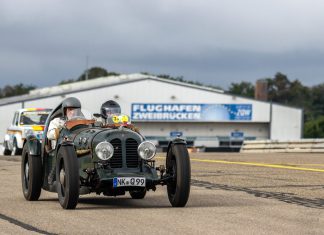 Historisches Flugplatzrennen begeistert mit Rekordbeteiligung