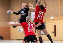 Erneut ohne Punkte: TV Hauenstein verliert 20:26 gegen TG Osthofen Handballspiel der Frauen: Spielerinnen des TV Hauenstein im Zweikampf gegen die TG Osthofen