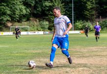 Dritter Anlauf erfolgreich: Büchelberg steigt erstmals in die Verbandsliga auf Hasan Coskun vom SV Büchelberg