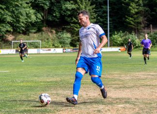 Dritter Anlauf erfolgreich: Büchelberg steigt erstmals in die Verbandsliga auf Hasan Coskun vom SV Büchelberg