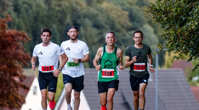 Rekordteilnehmerfeld beim 24. Lebenslauf: Jens Becker läuft zum Sieg